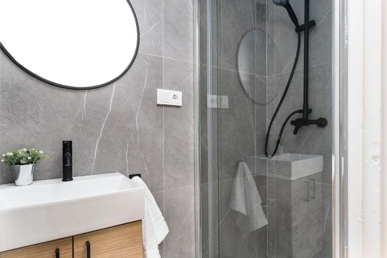 Apartamento Plaza De La Merced 4 Habitaciones Μάλαγα Εξωτερικό φωτογραφία