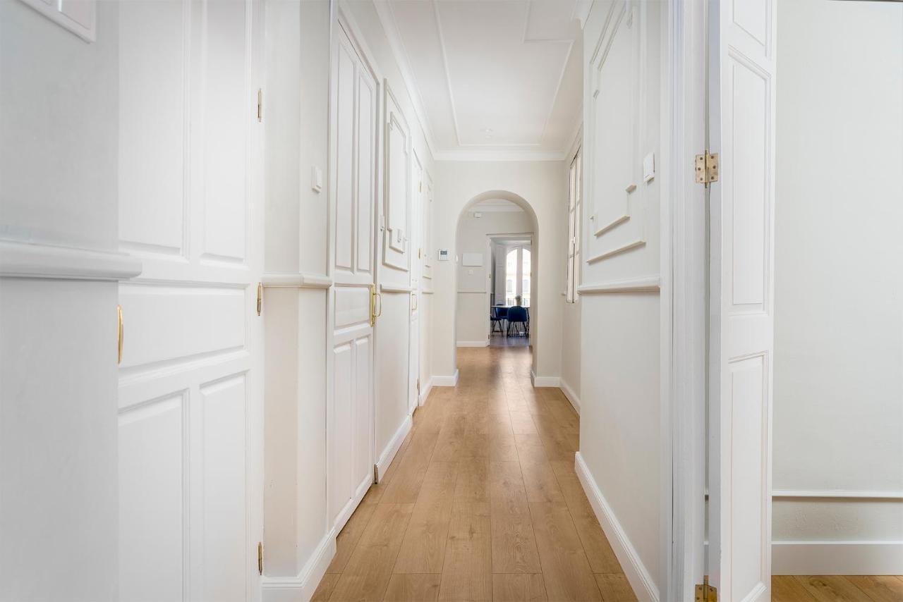 Apartamento Plaza De La Merced 4 Habitaciones Μάλαγα Εξωτερικό φωτογραφία